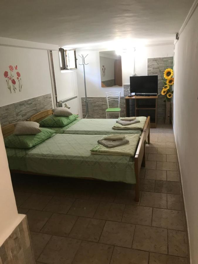 Apartmani Luiza 크레스 외부 사진