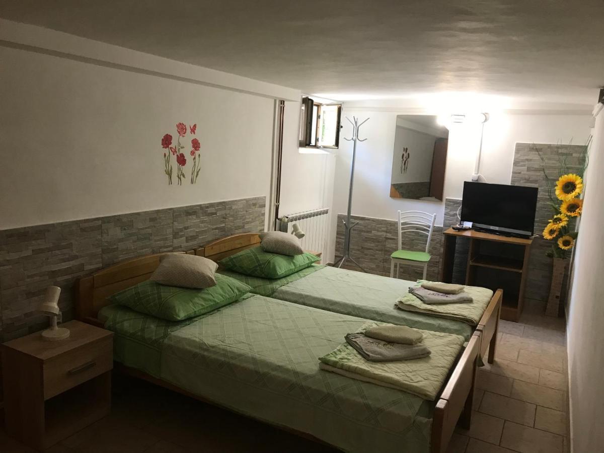 Apartmani Luiza 크레스 외부 사진